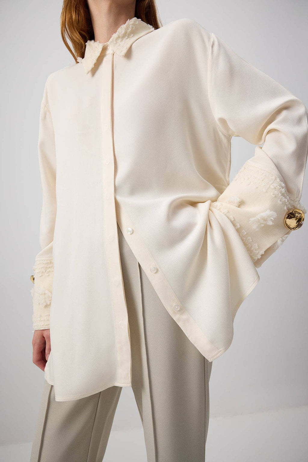 CHEMISE AVEC POIGNETS DÉTAILLÉS