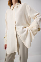 CHEMISE AVEC POIGNETS DÉTAILLÉS