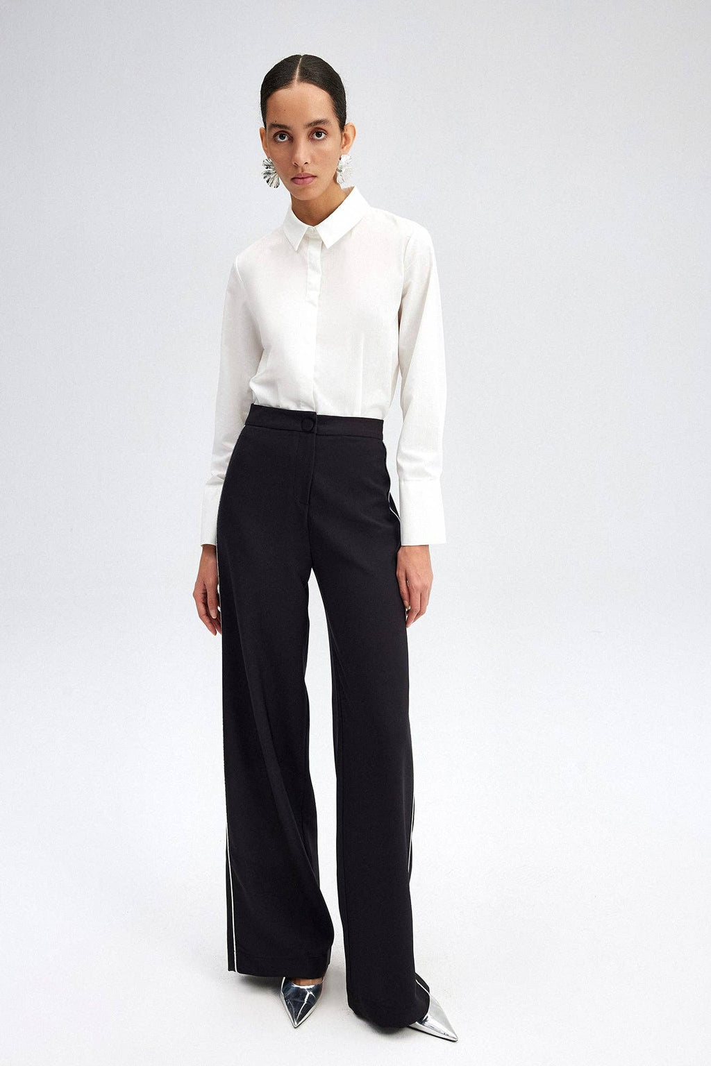 Pantalon Noir Crêpe à Jambes Larges - Élégance Intemporelle