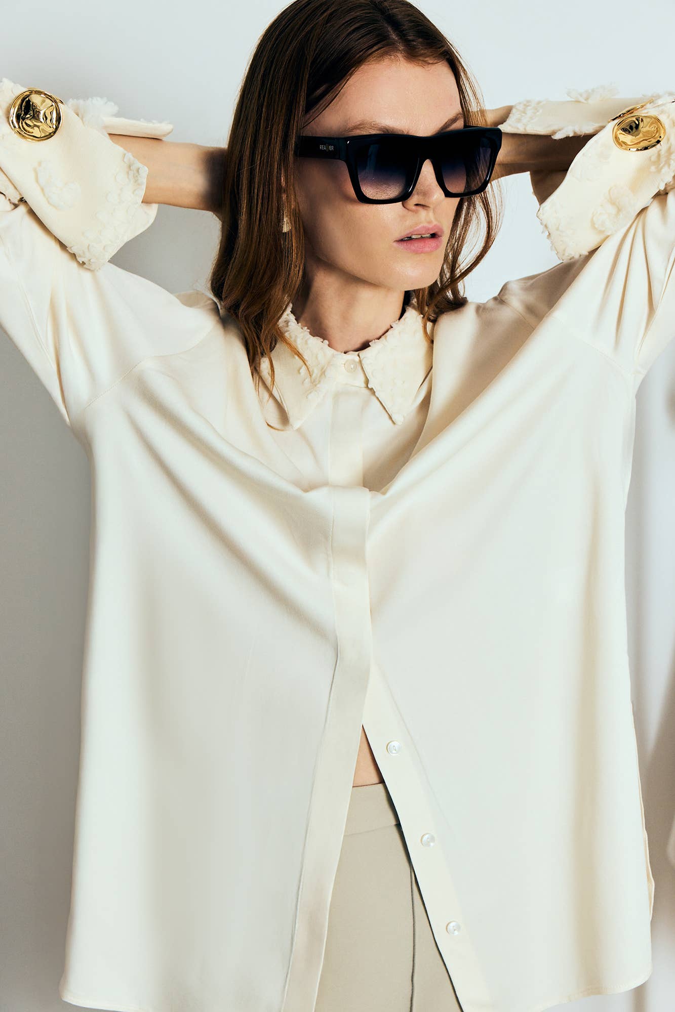 CHEMISE AVEC POIGNETS DÉTAILLÉS